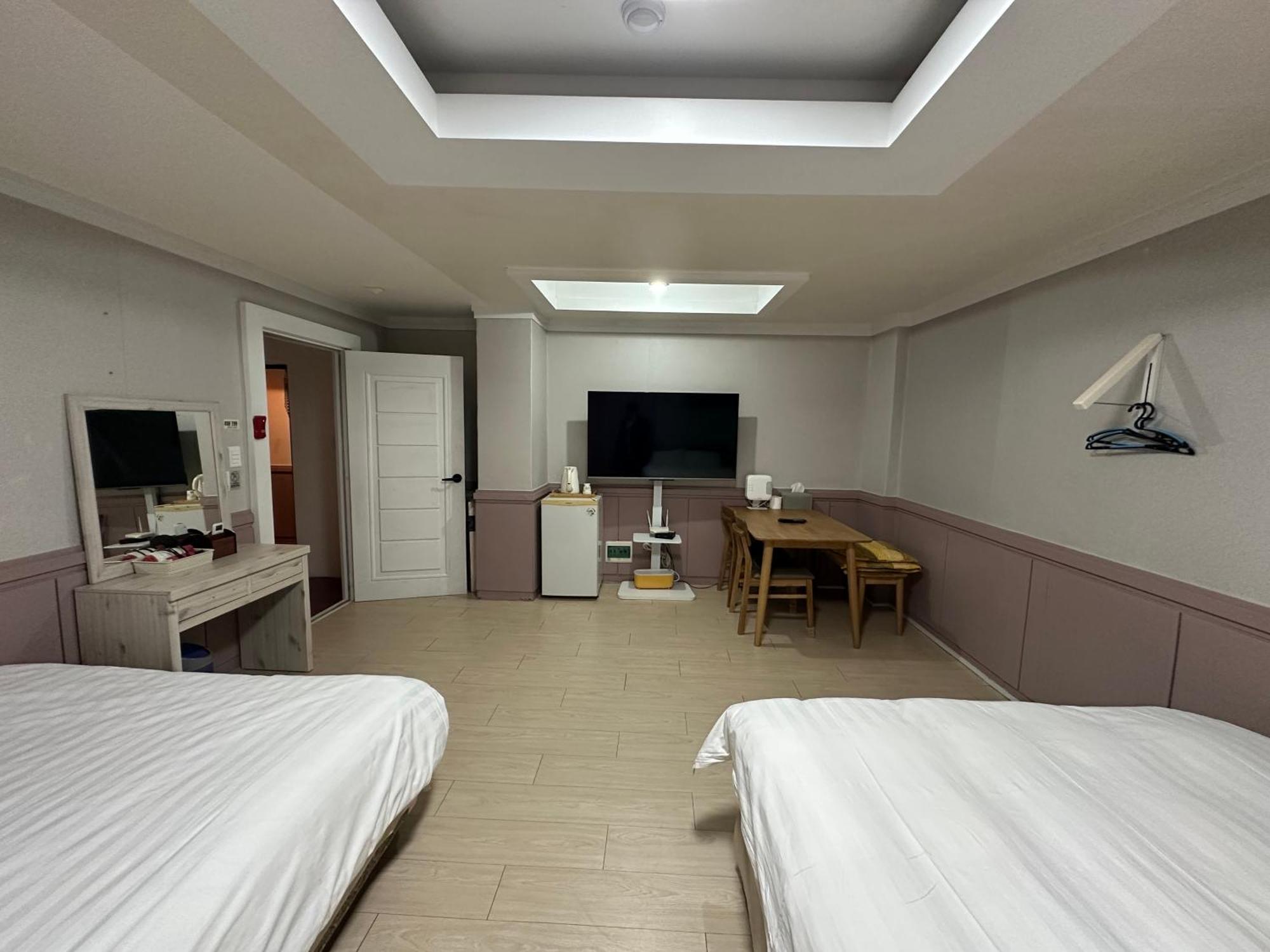 Daegu Dongseongro Gyeong'S Hostel Exterior photo