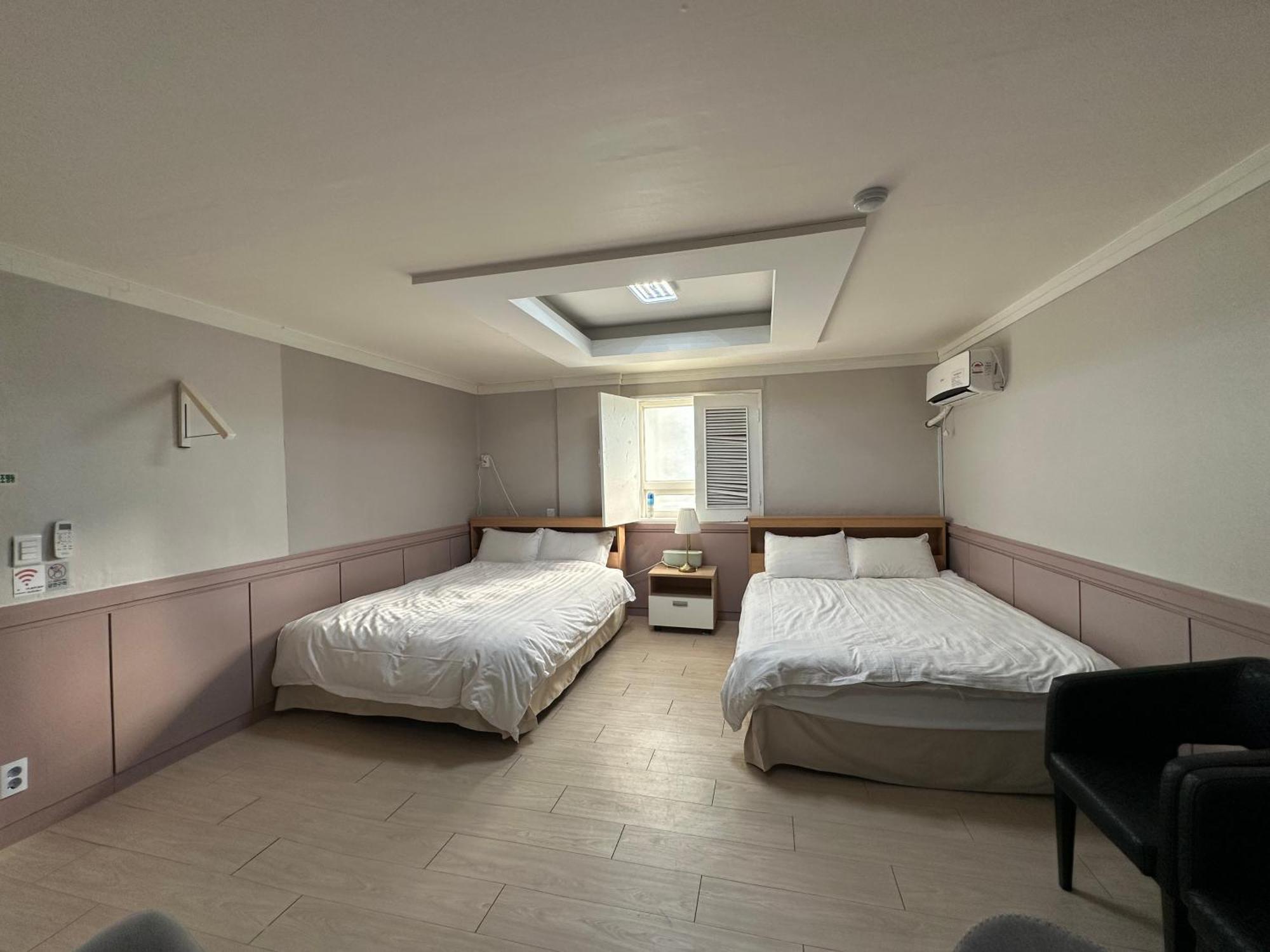 Daegu Dongseongro Gyeong'S Hostel Exterior photo