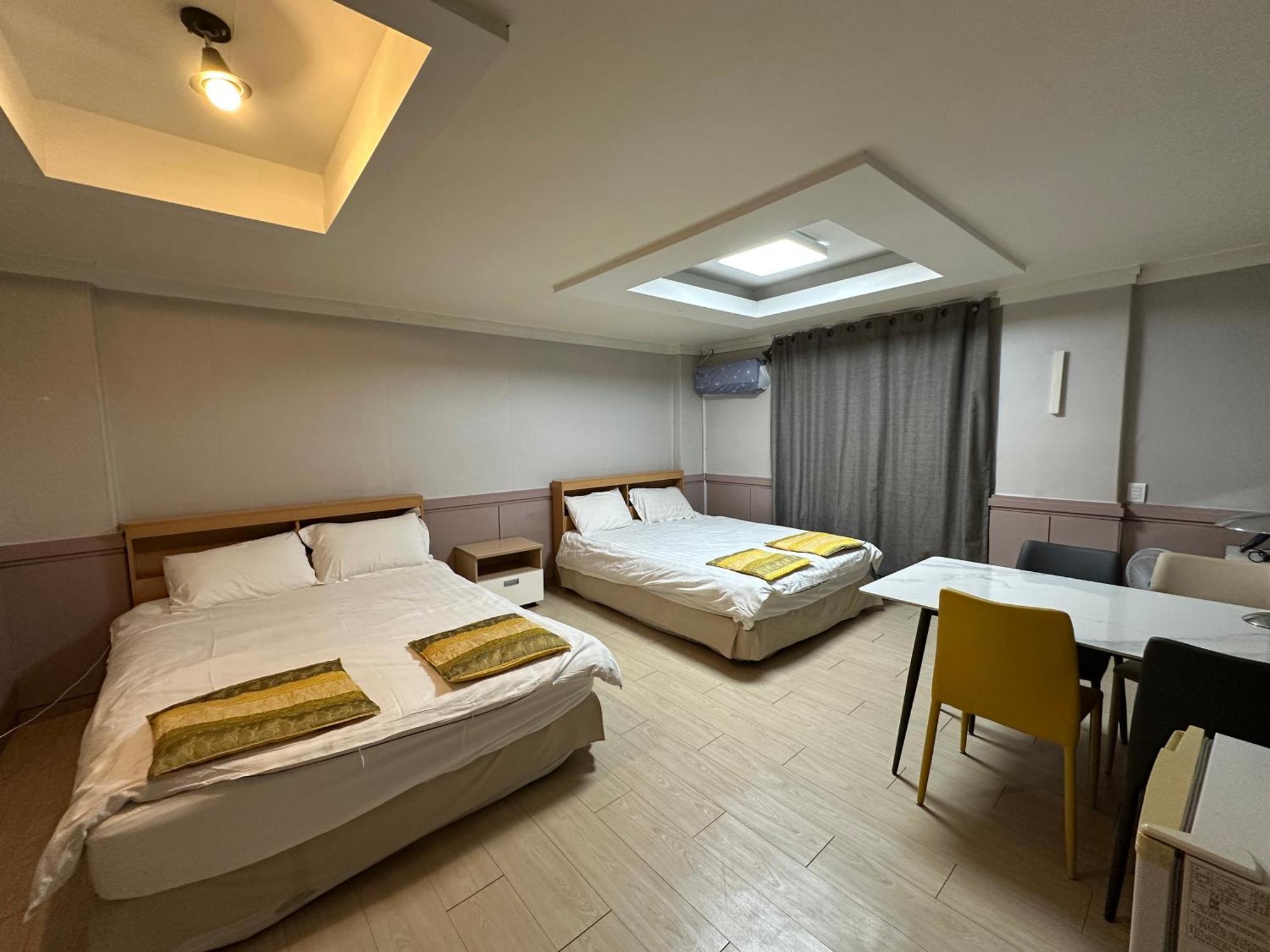 Daegu Dongseongro Gyeong'S Hostel Exterior photo