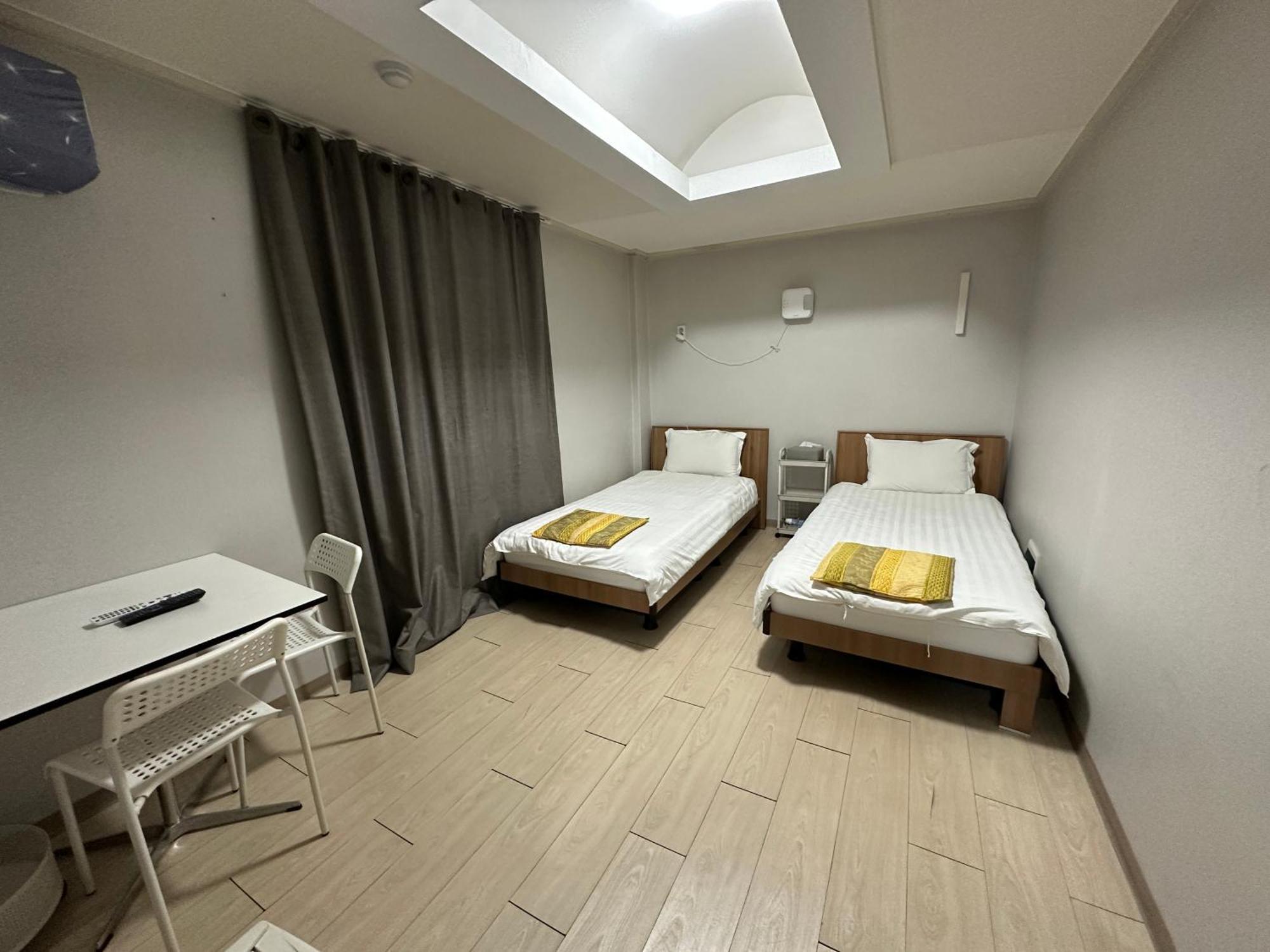 Daegu Dongseongro Gyeong'S Hostel Exterior photo