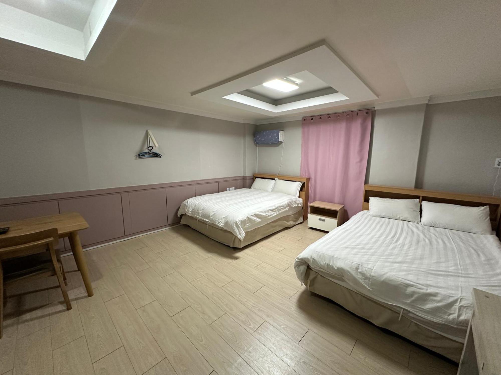 Daegu Dongseongro Gyeong'S Hostel Exterior photo