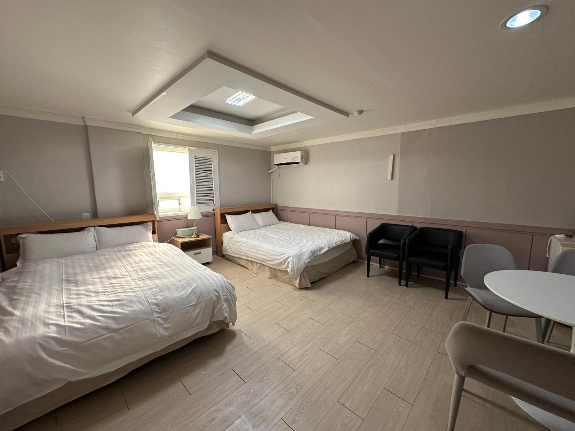 Daegu Dongseongro Gyeong'S Hostel Exterior photo