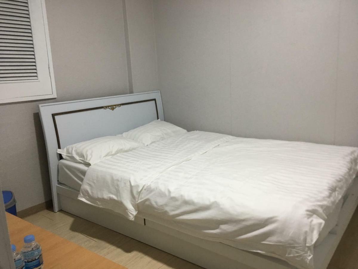 Daegu Dongseongro Gyeong'S Hostel Exterior photo