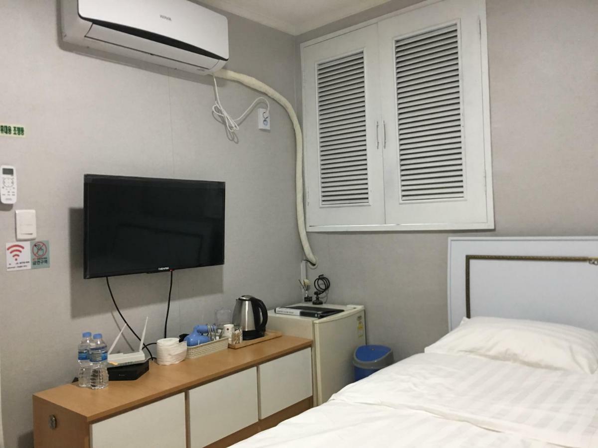 Daegu Dongseongro Gyeong'S Hostel Exterior photo