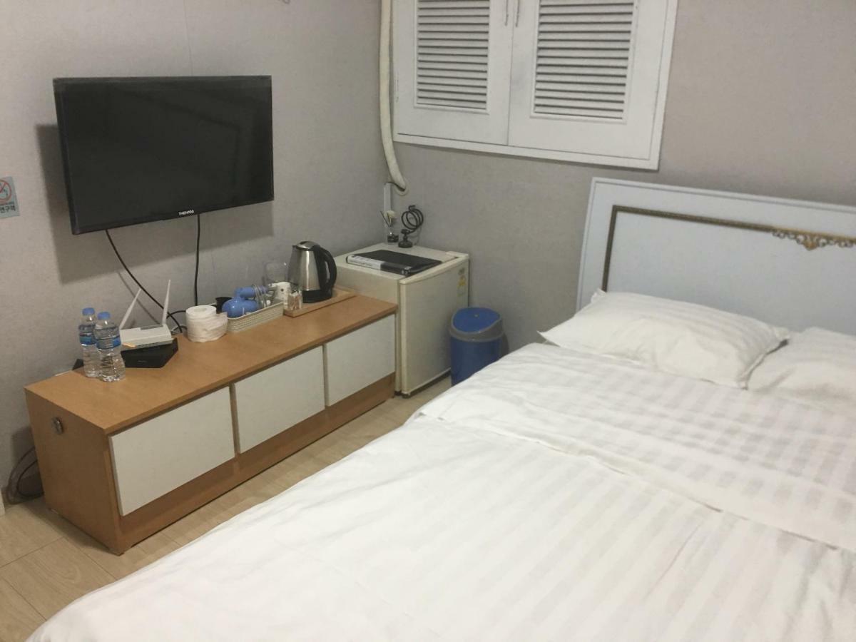 Daegu Dongseongro Gyeong'S Hostel Exterior photo