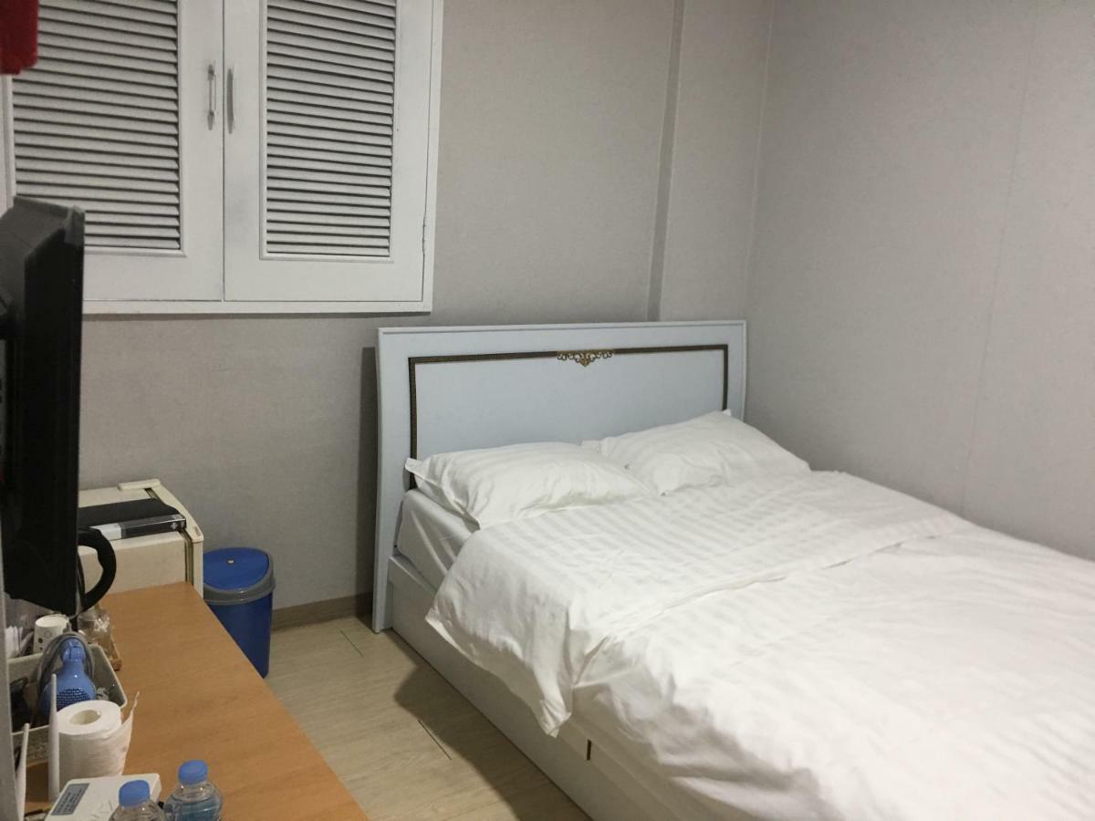 Daegu Dongseongro Gyeong'S Hostel Exterior photo